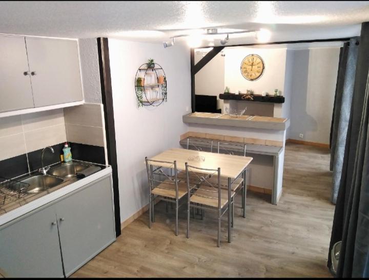 T2 bis quartier château de Pau Extérieur photo